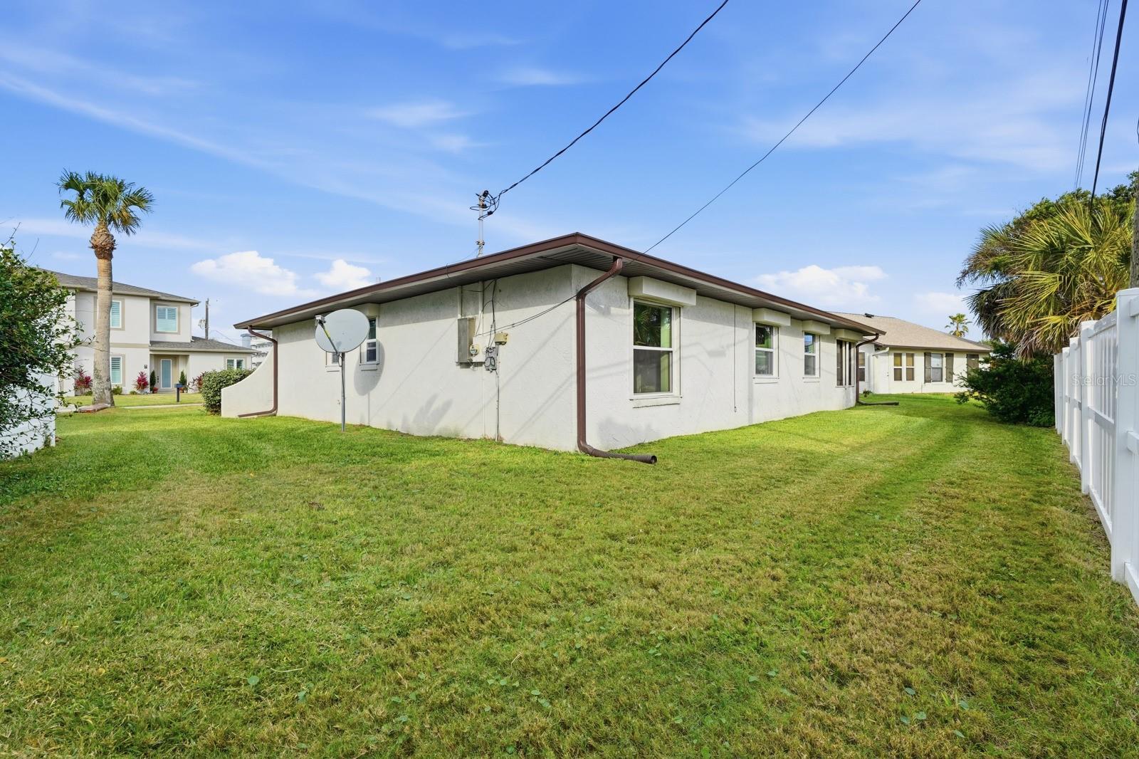 OCEAN BREEZE CIRCLE - Residential