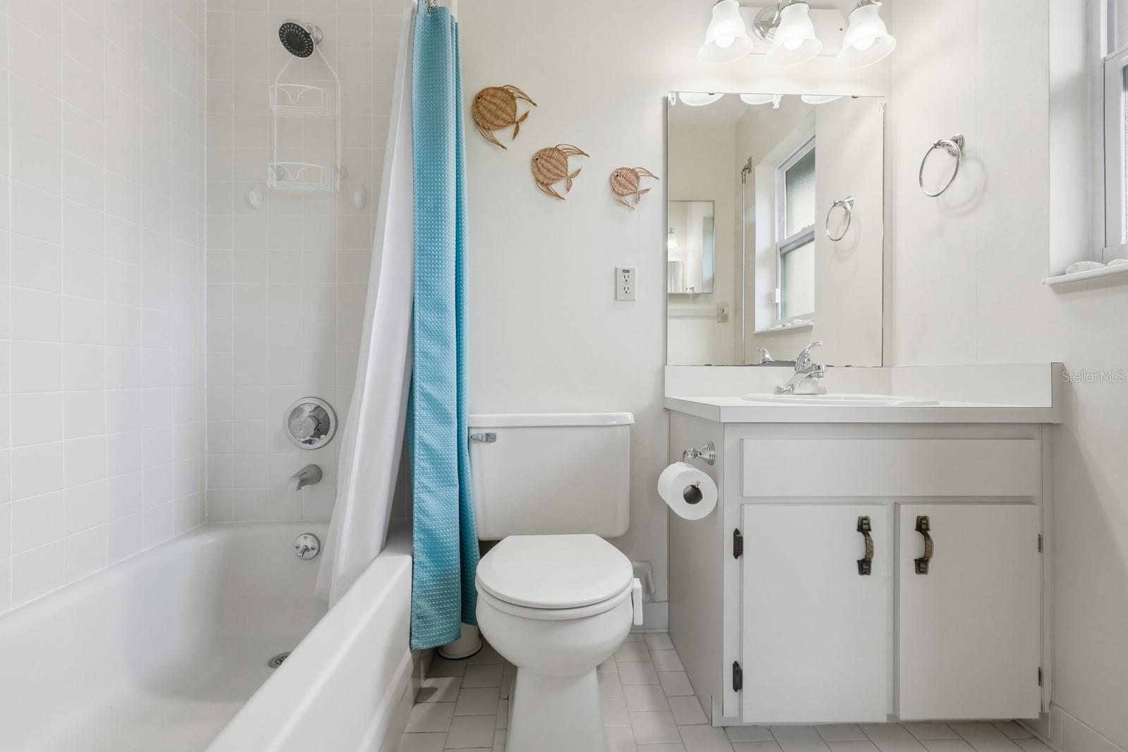 OCEAN BREEZE CIRCLE - Residential