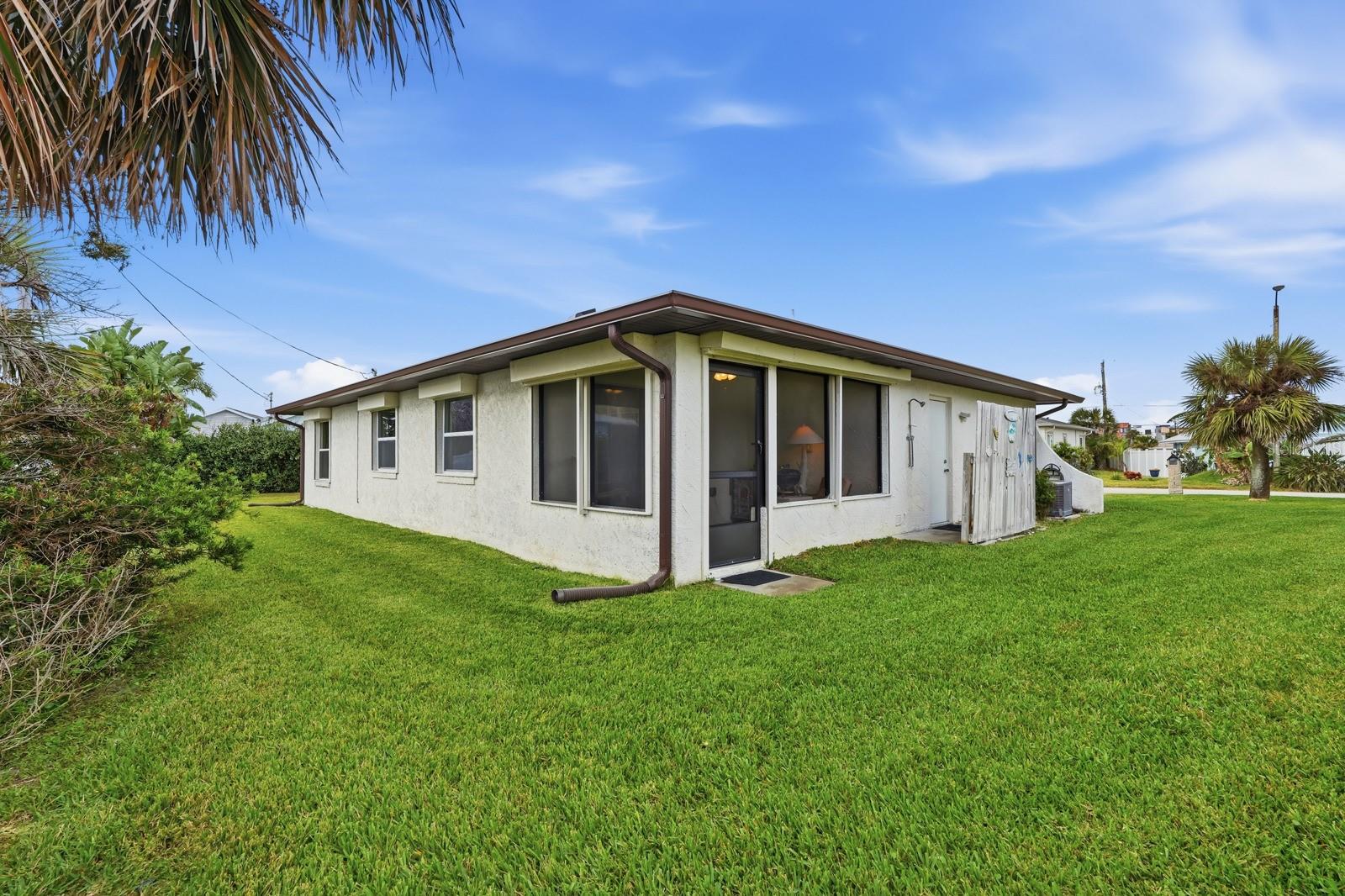 OCEAN BREEZE CIRCLE - Residential