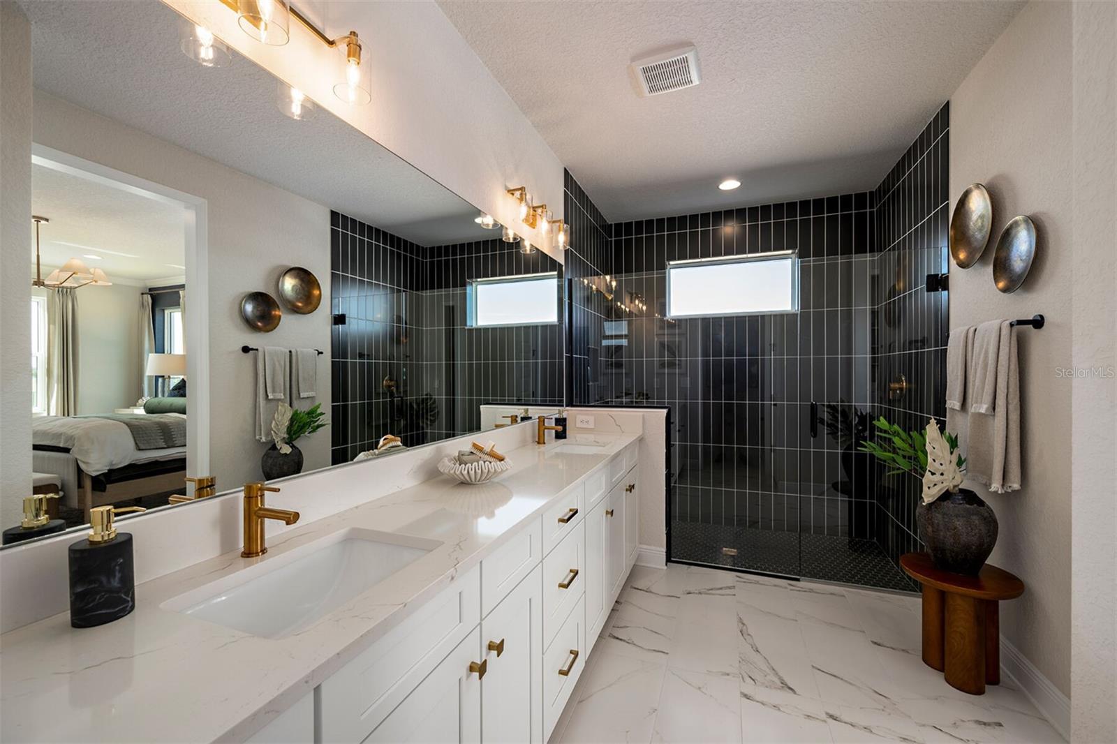1661 LUGANO CIRCLE