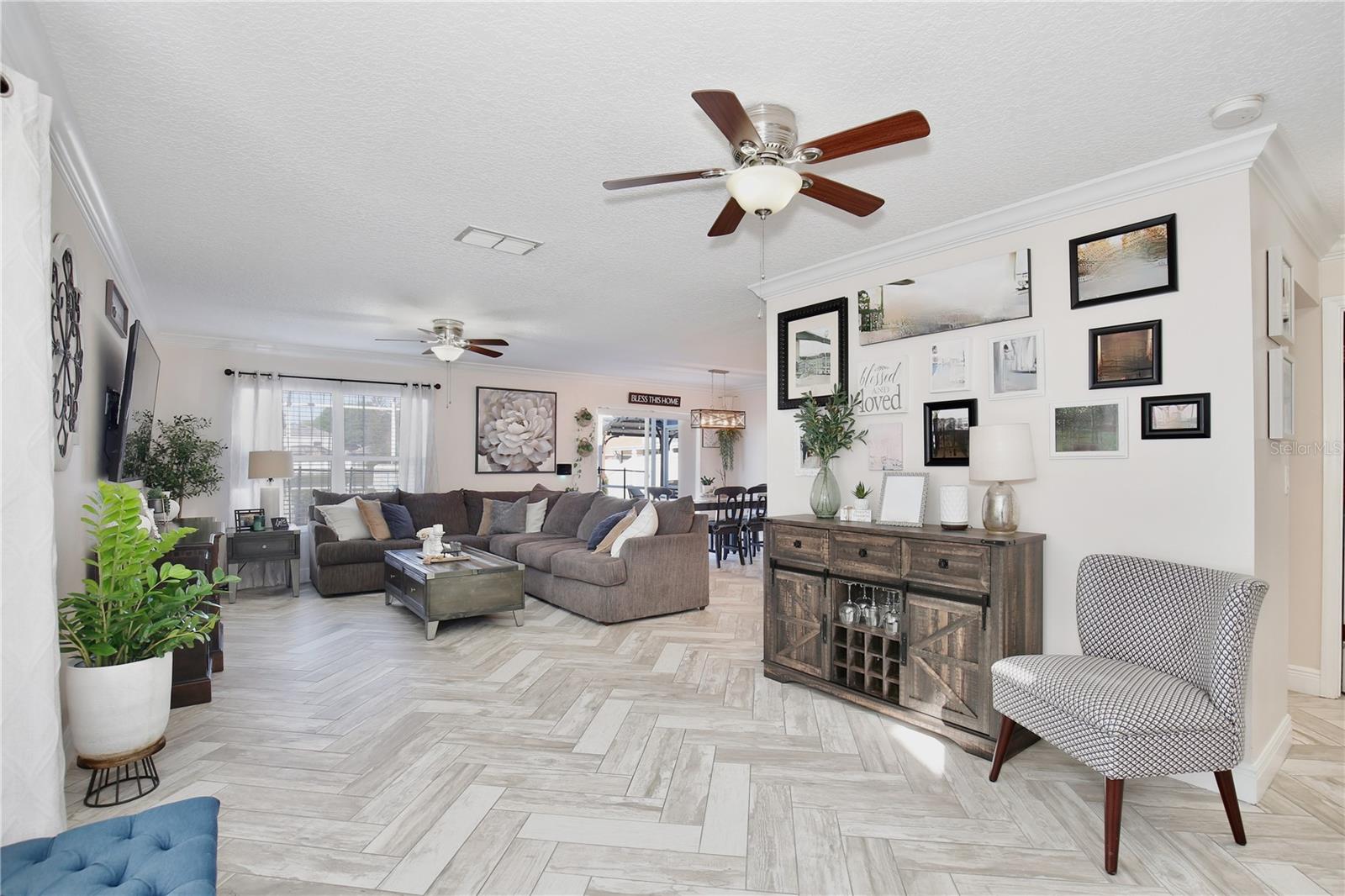 2115 HEATHWOOD CIRCLE