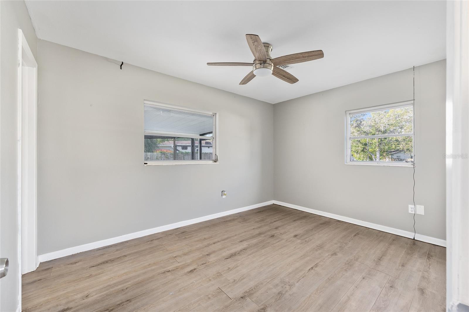 TOWN/BELLEVIEW - Residential