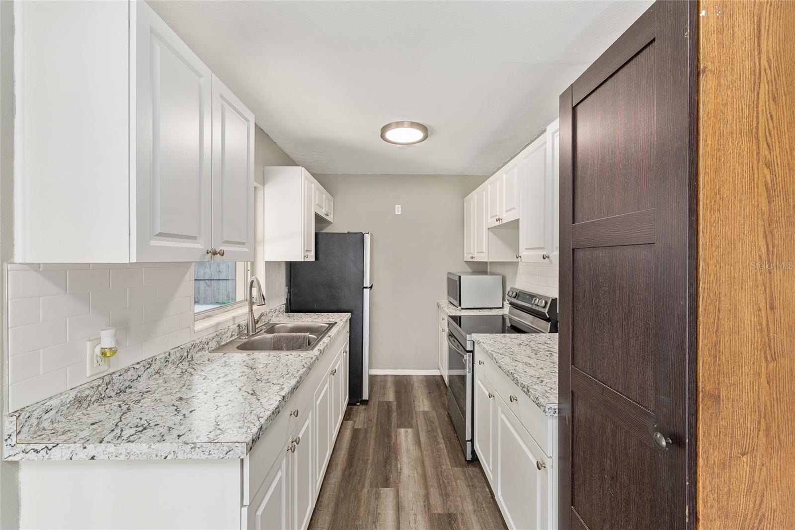 TOWN/BELLEVIEW - Residential