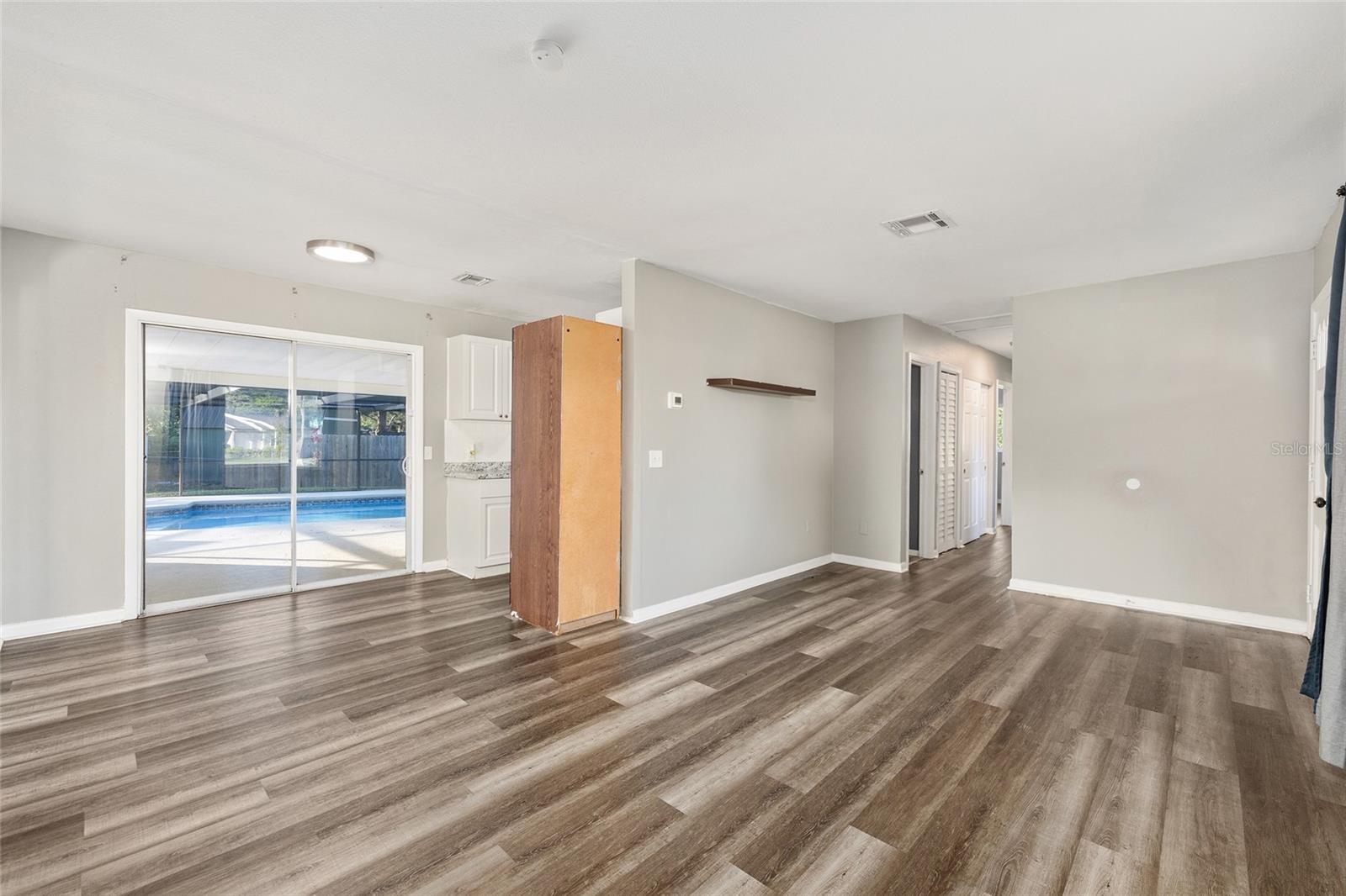 TOWN/BELLEVIEW - Residential