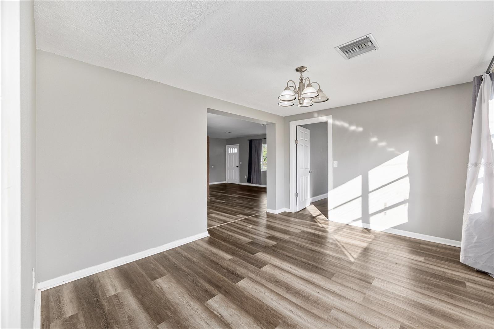 TOWN/BELLEVIEW - Residential