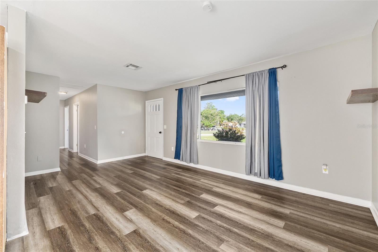 TOWN/BELLEVIEW - Residential