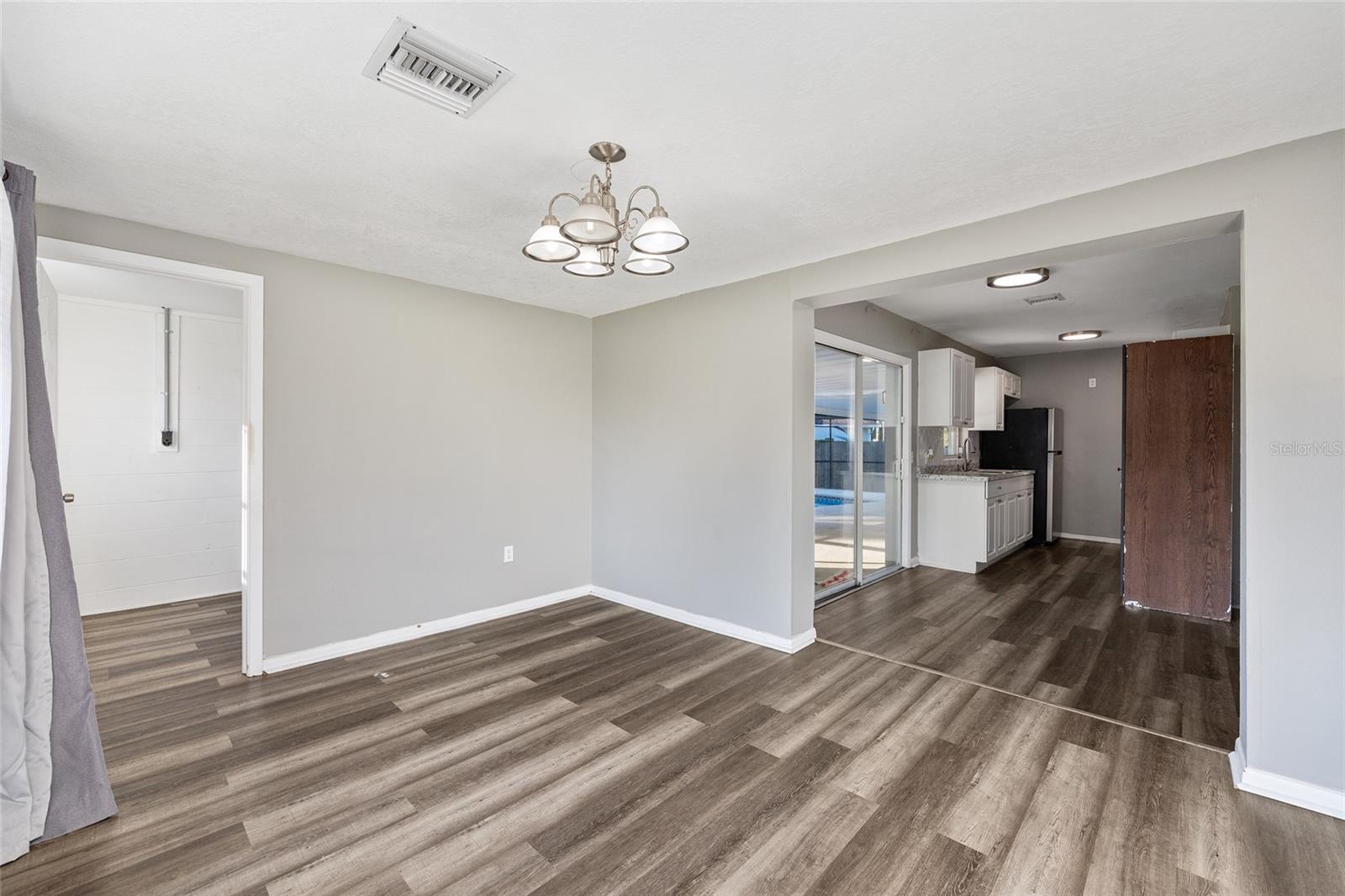 TOWN/BELLEVIEW - Residential