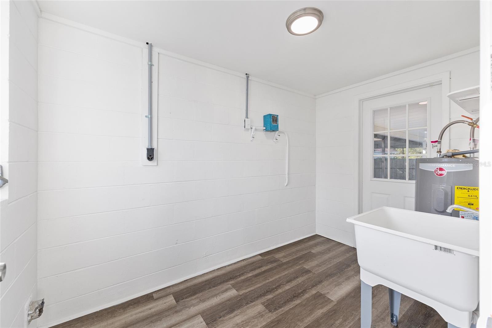 TOWN/BELLEVIEW - Residential