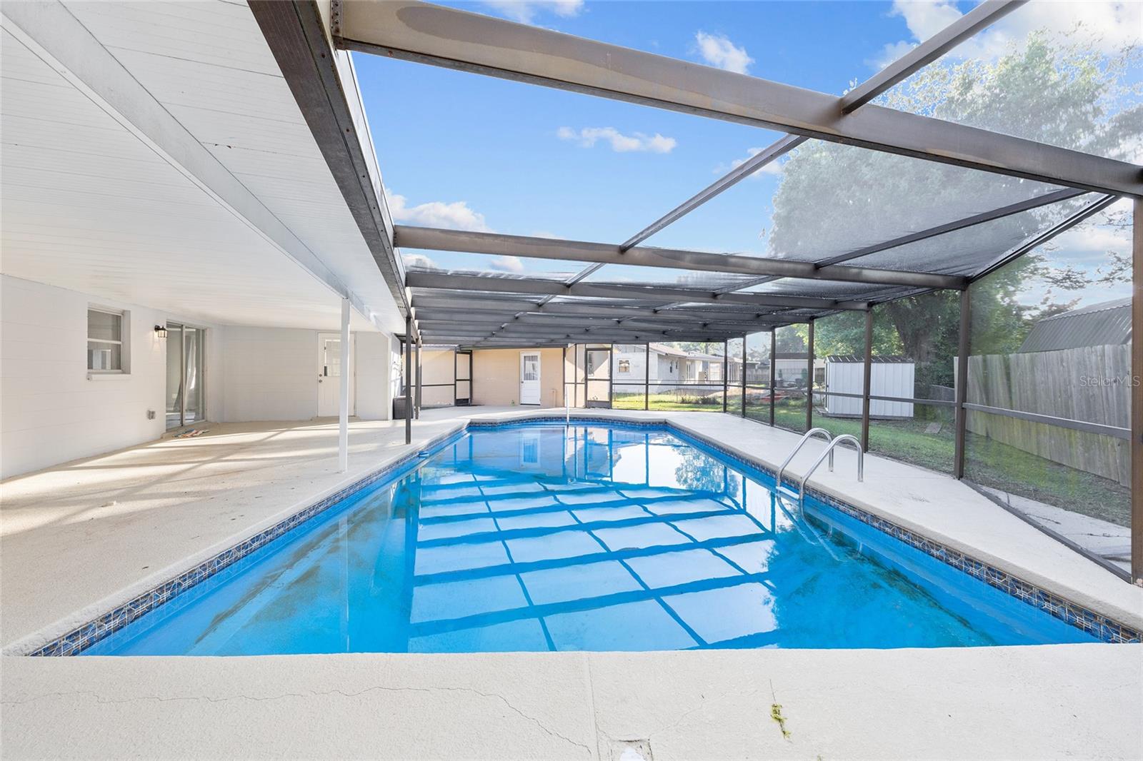 TOWN/BELLEVIEW - Residential