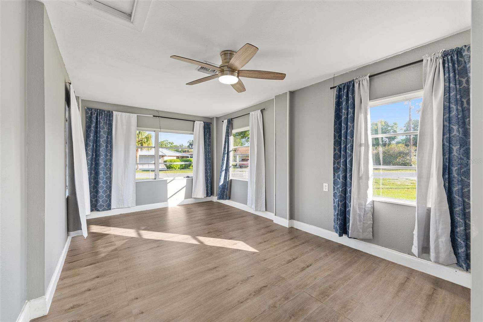 TOWN/BELLEVIEW - Residential