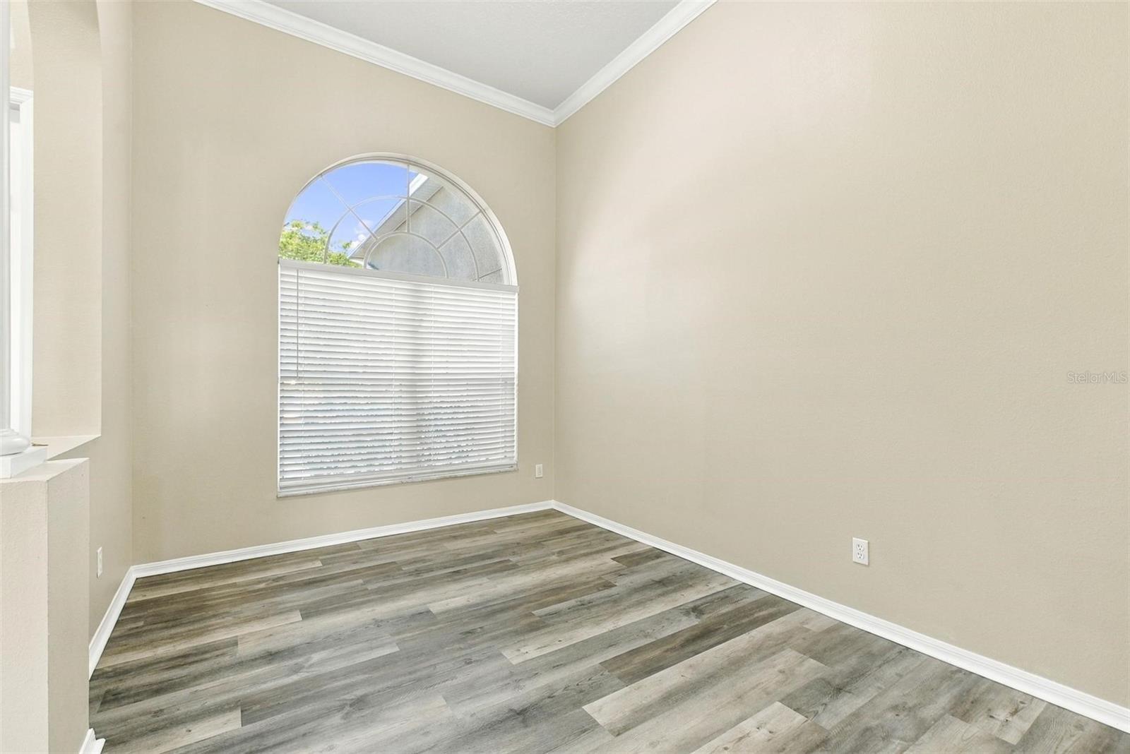 1496 WESCOTT LOOP