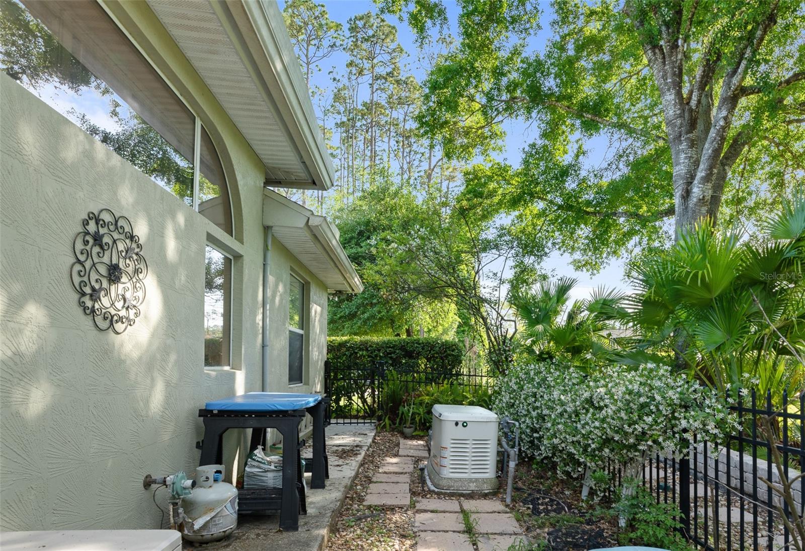 CYPRESS KNOLL - Residential