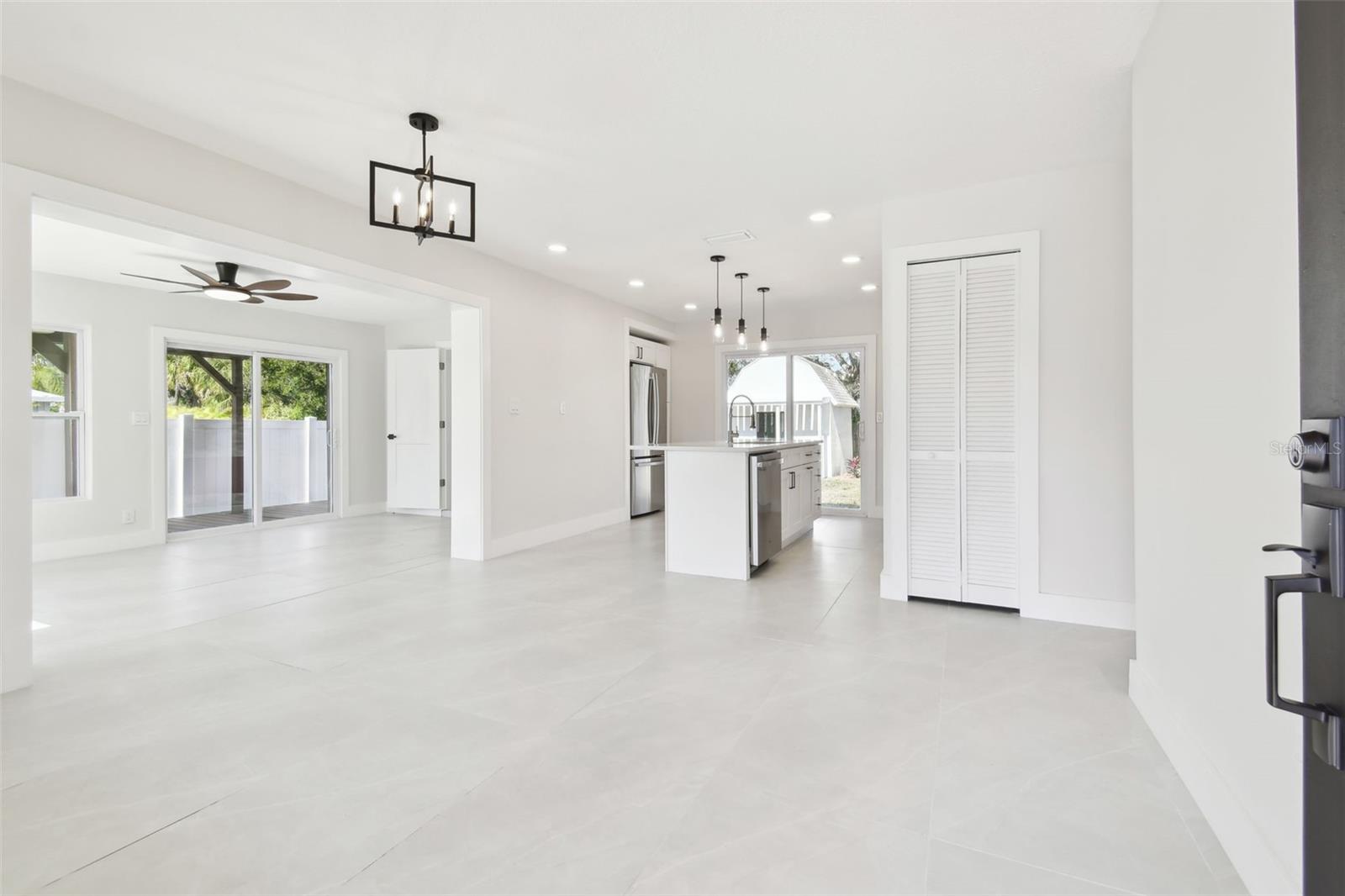 GANDY GARDENS 3 - Residential