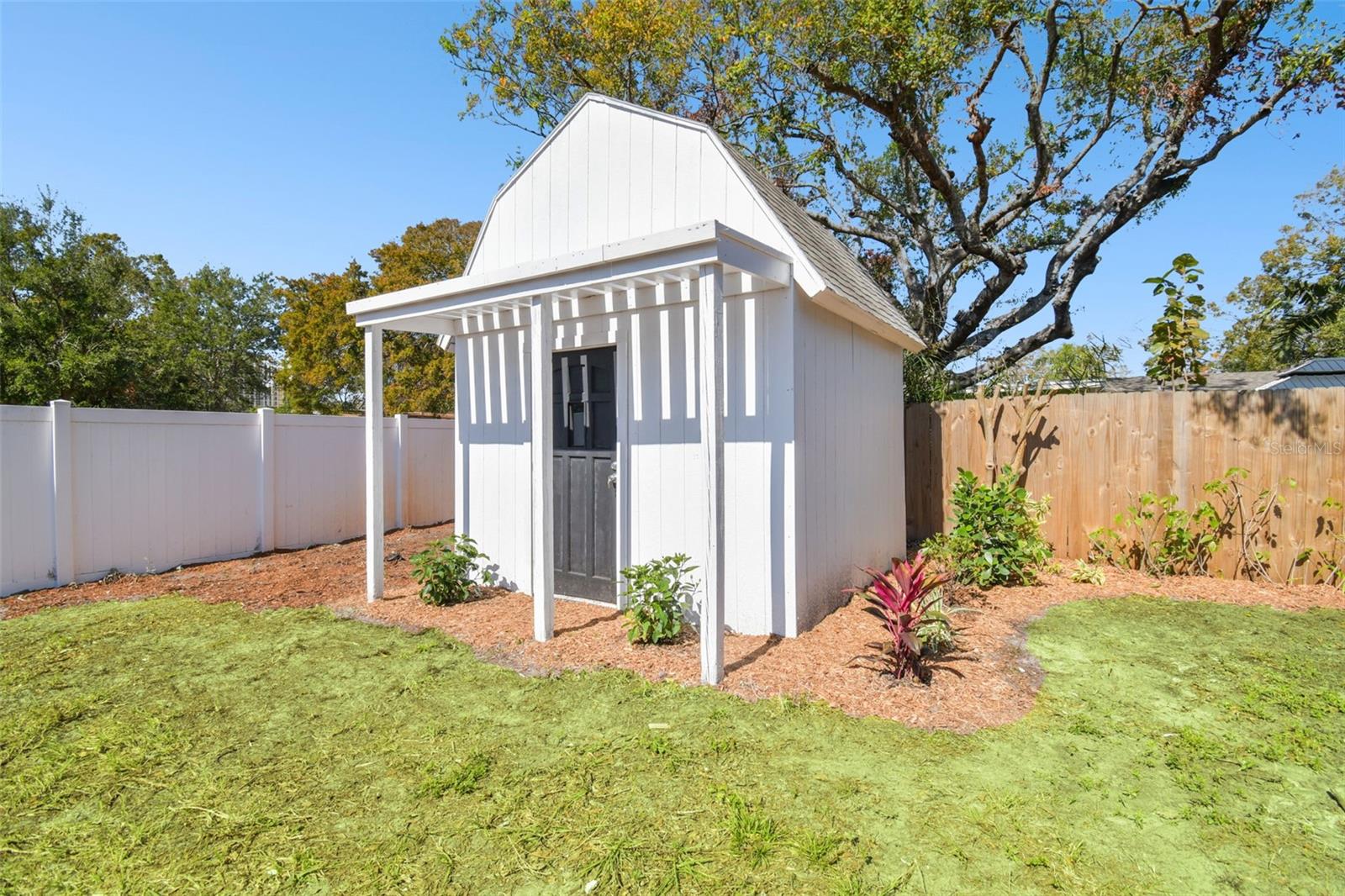 GANDY GARDENS 3 - Residential