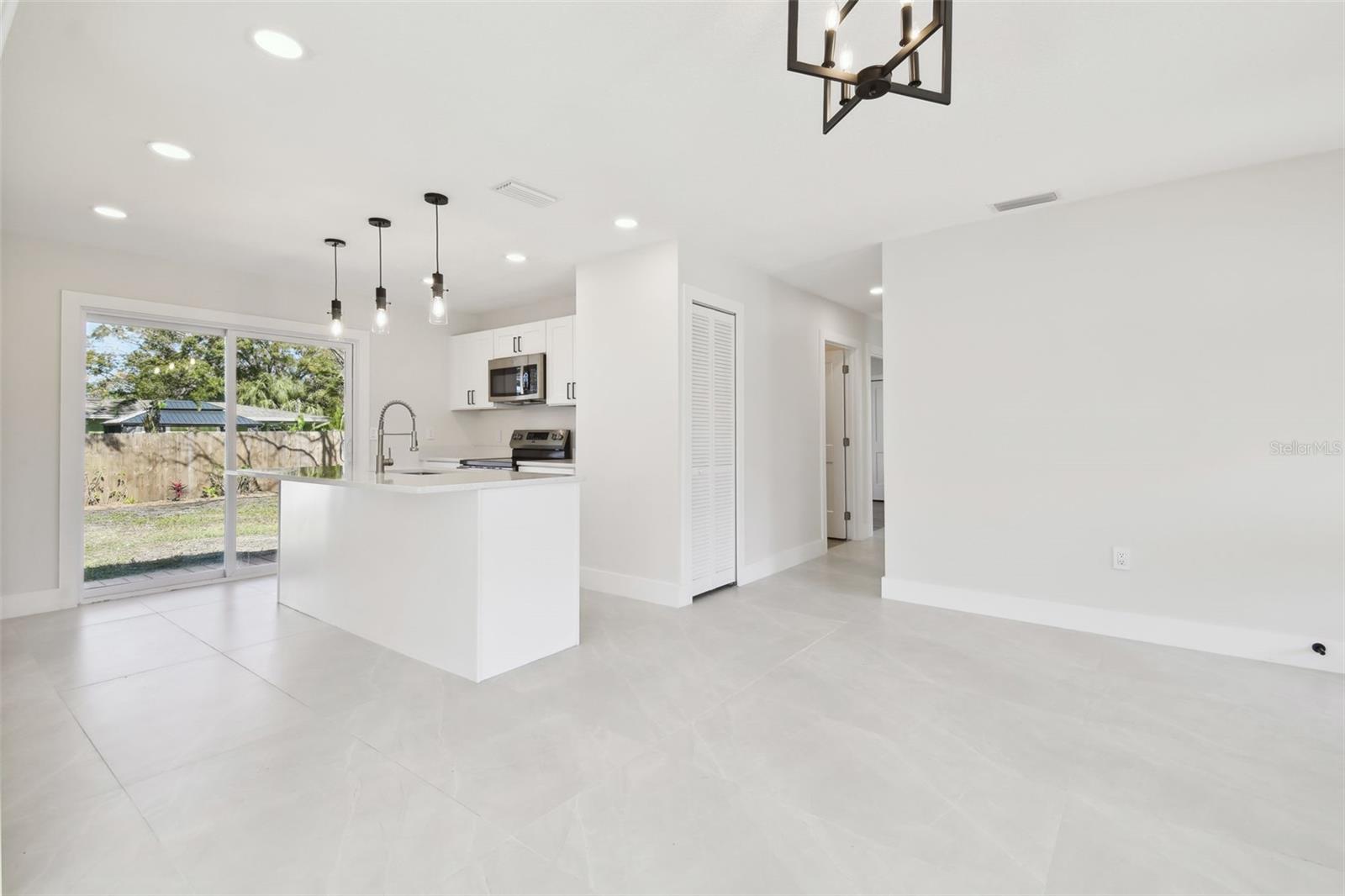 GANDY GARDENS 3 - Residential