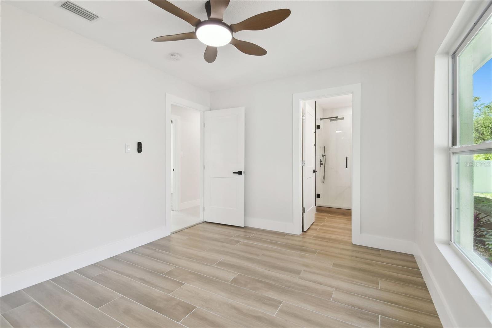 GANDY GARDENS 3 - Residential