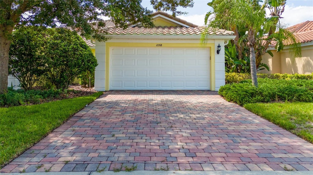 Photo of 12208 Pescara Lane, Orlando, FL 32827 (MLS # O6425006)