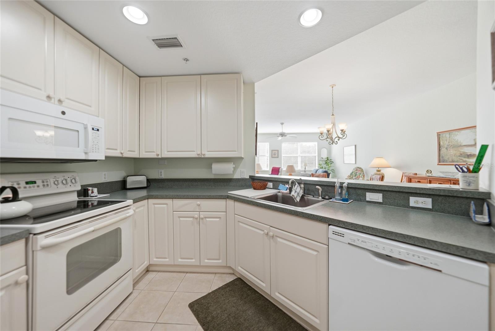 FOUNTAIN COURT PH 04 - Residential