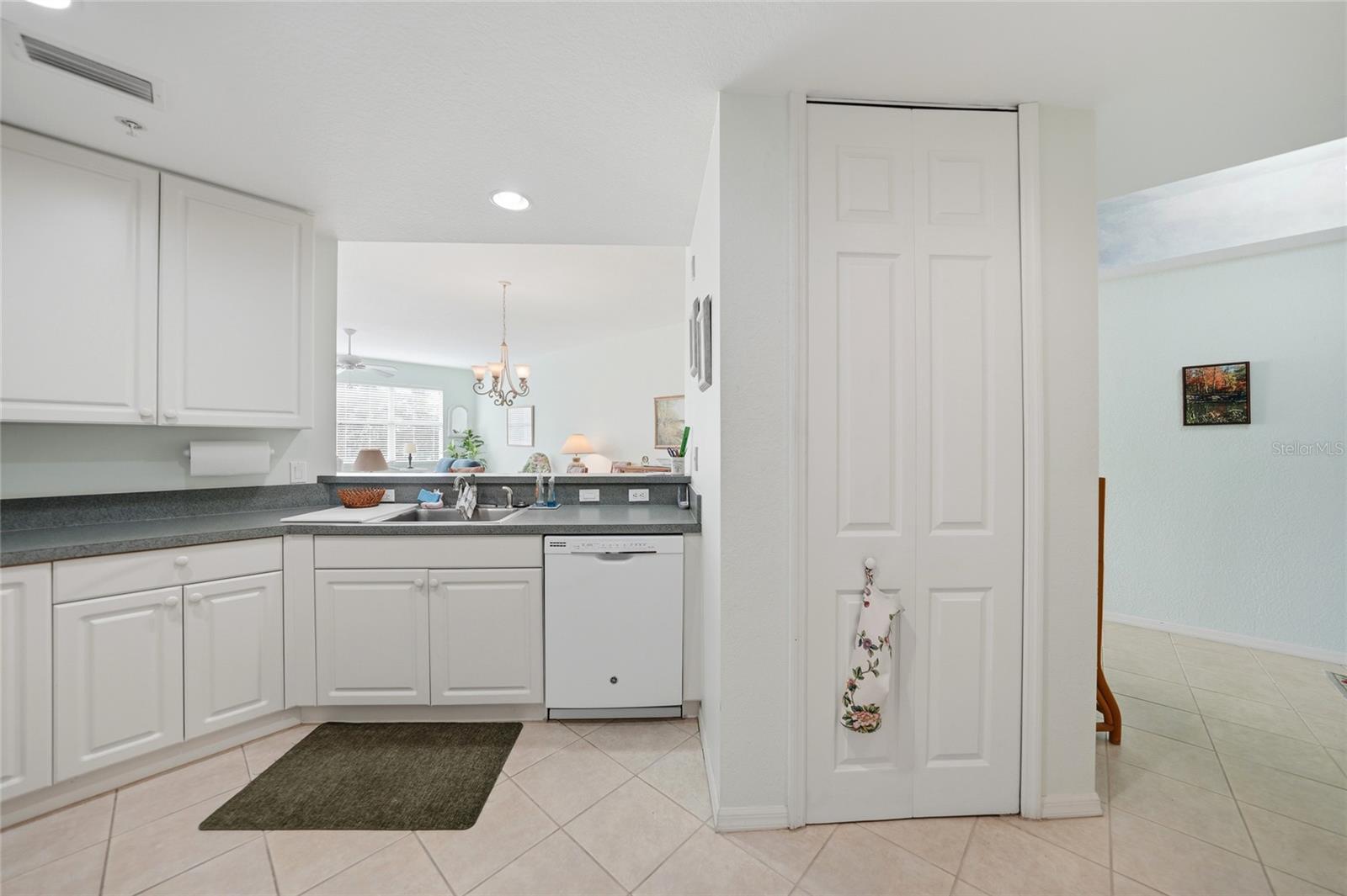 FOUNTAIN COURT PH 04 - Residential