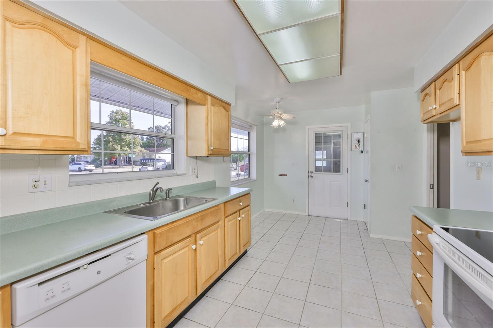 DEL WEBBS SUN CITY FLORIDA UN - Residential