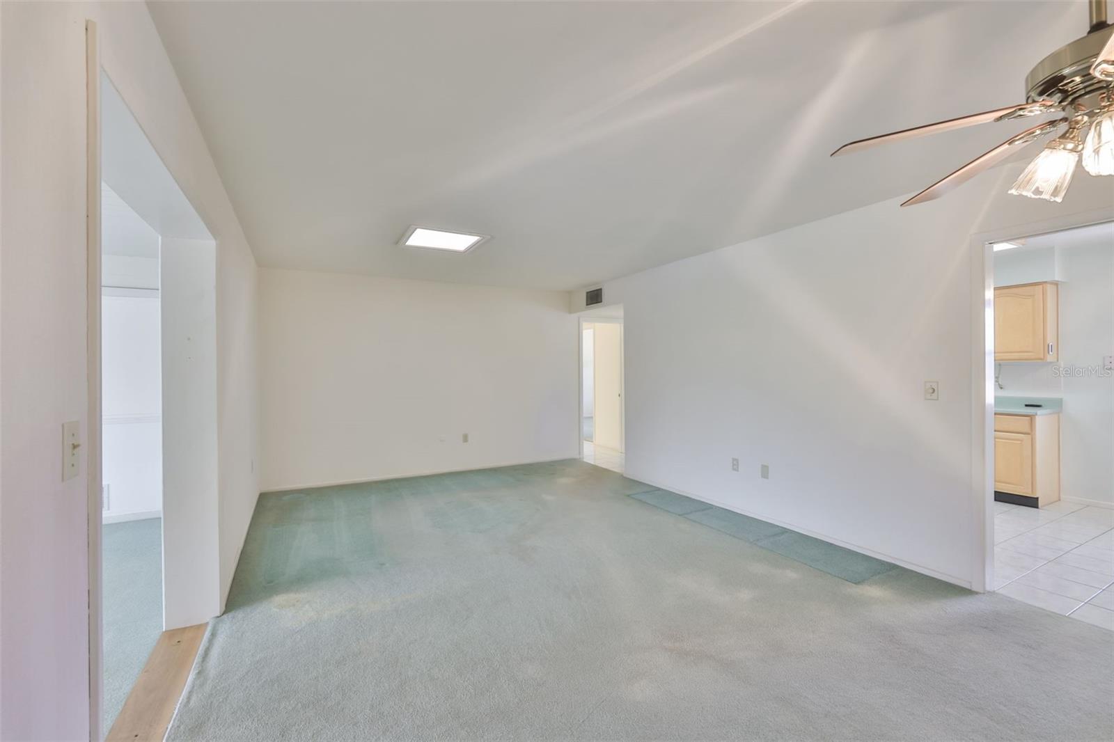 DEL WEBBS SUN CITY FLORIDA UN - Residential