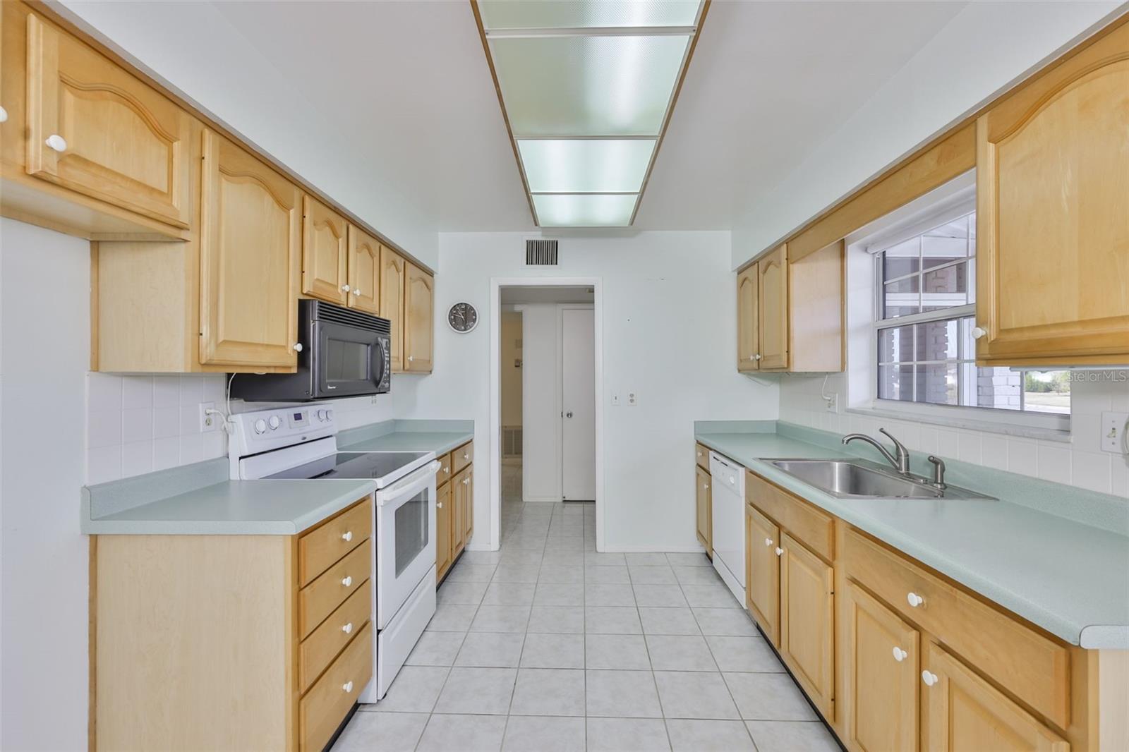 DEL WEBBS SUN CITY FLORIDA UN - Residential