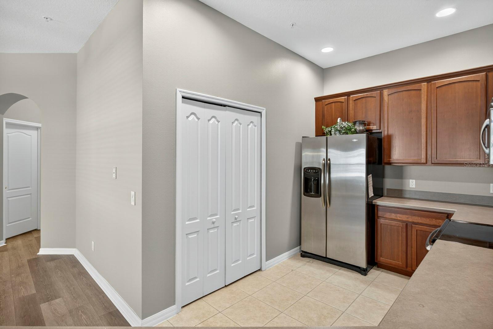 OVERLOOK/PARKSIDE CONDO - Residential