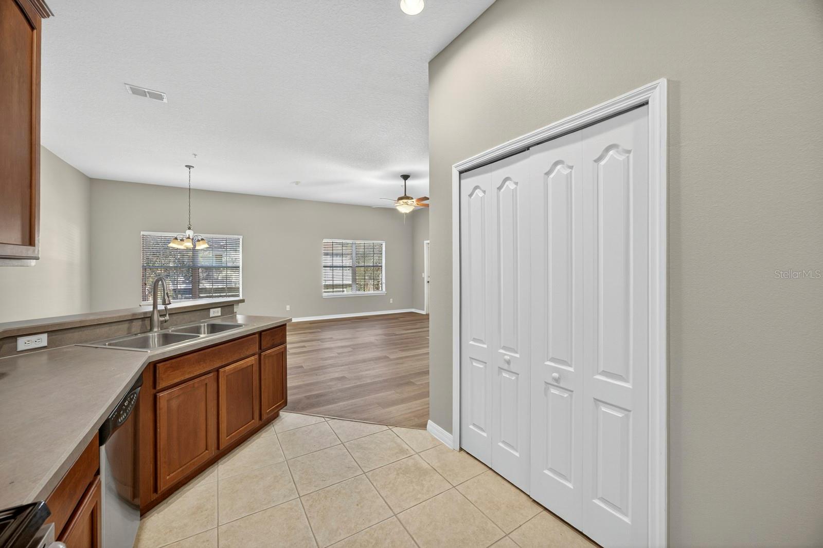 OVERLOOK/PARKSIDE CONDO - Residential