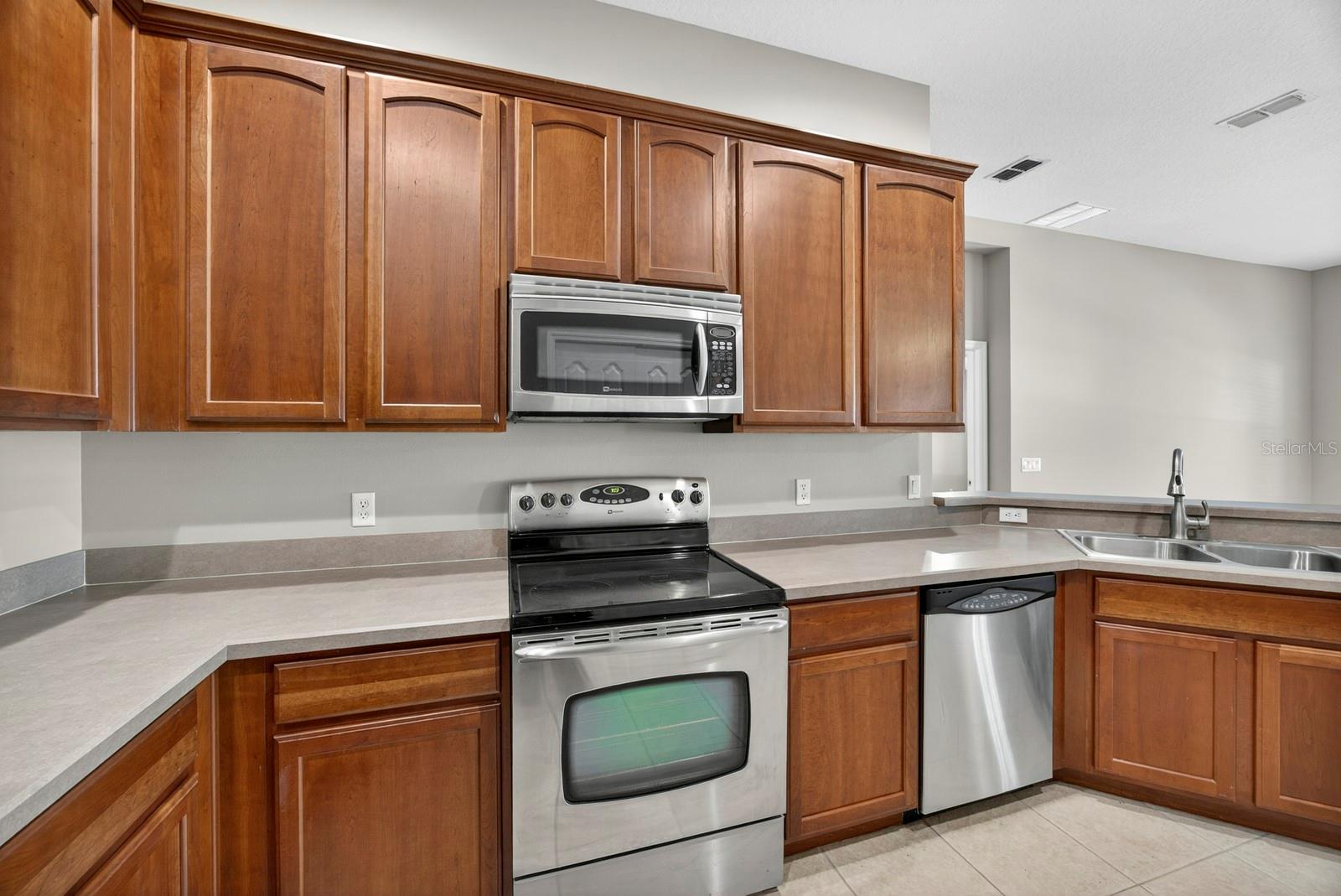 OVERLOOK/PARKSIDE CONDO - Residential