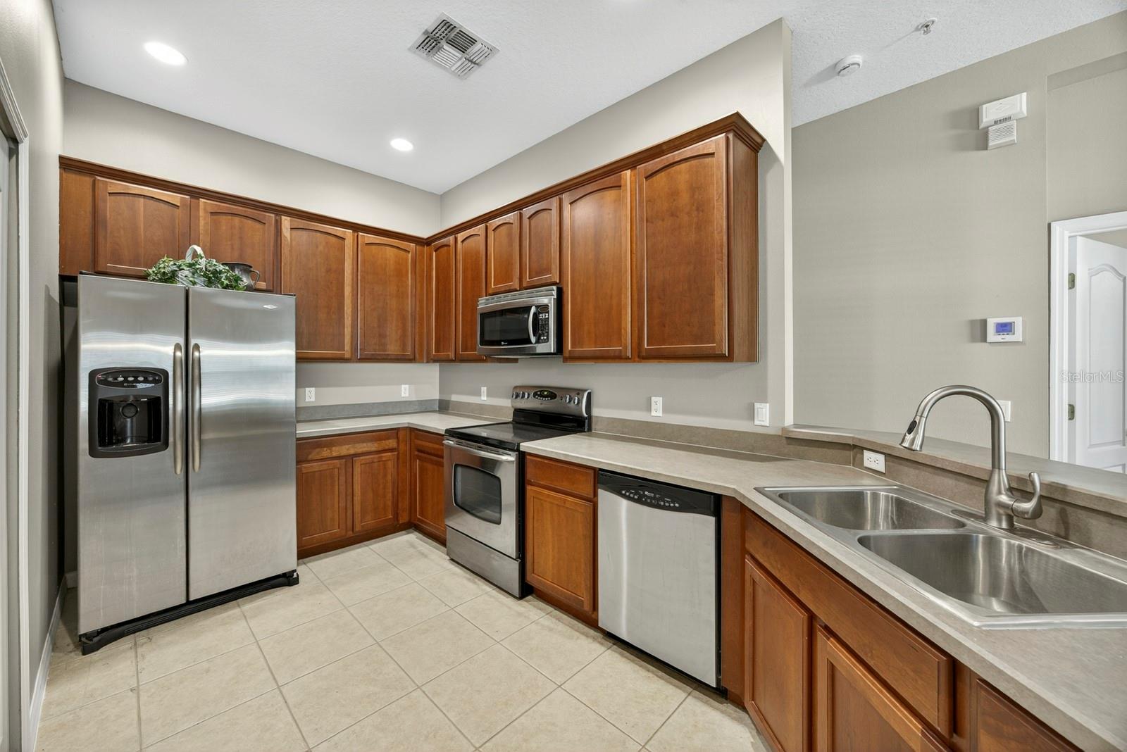 OVERLOOK/PARKSIDE CONDO - Residential