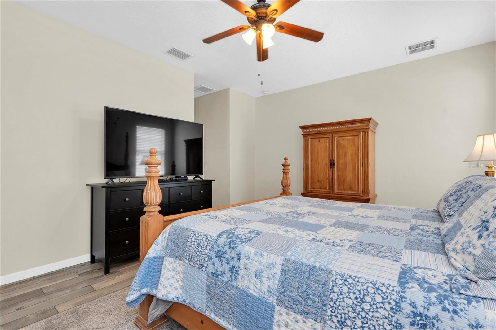 COLONY LAKES - Residential