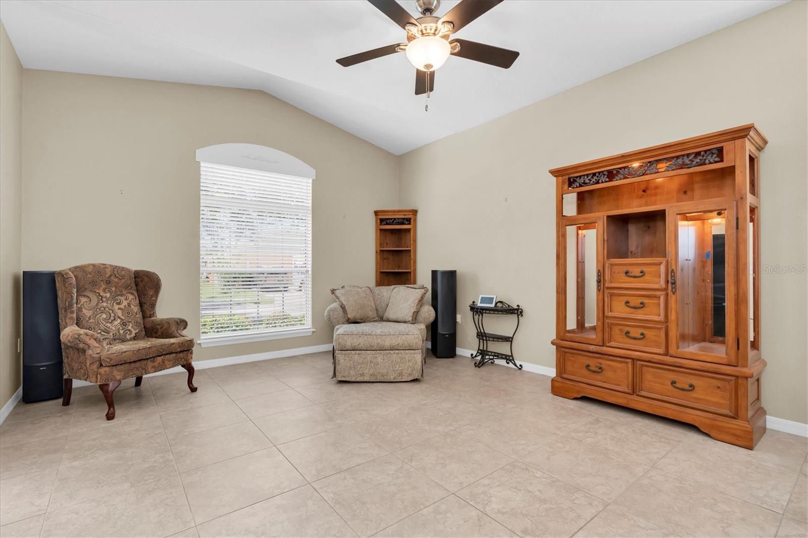 COLONY LAKES - Residential