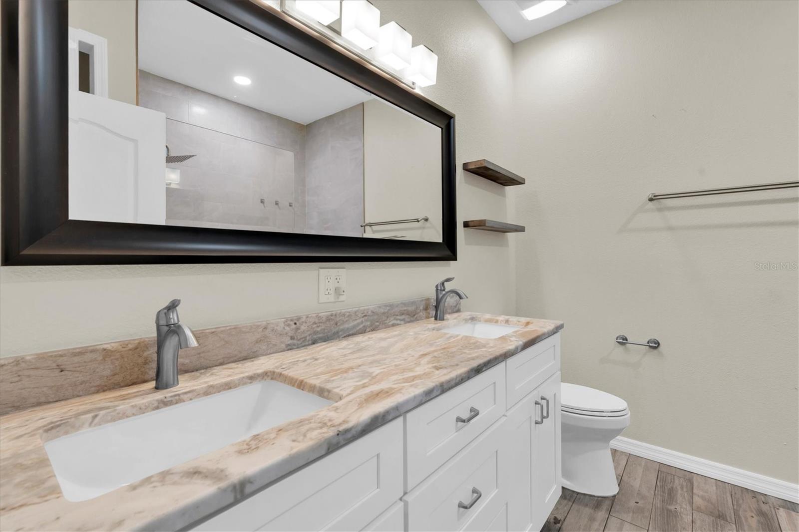 COLONY LAKES - Residential