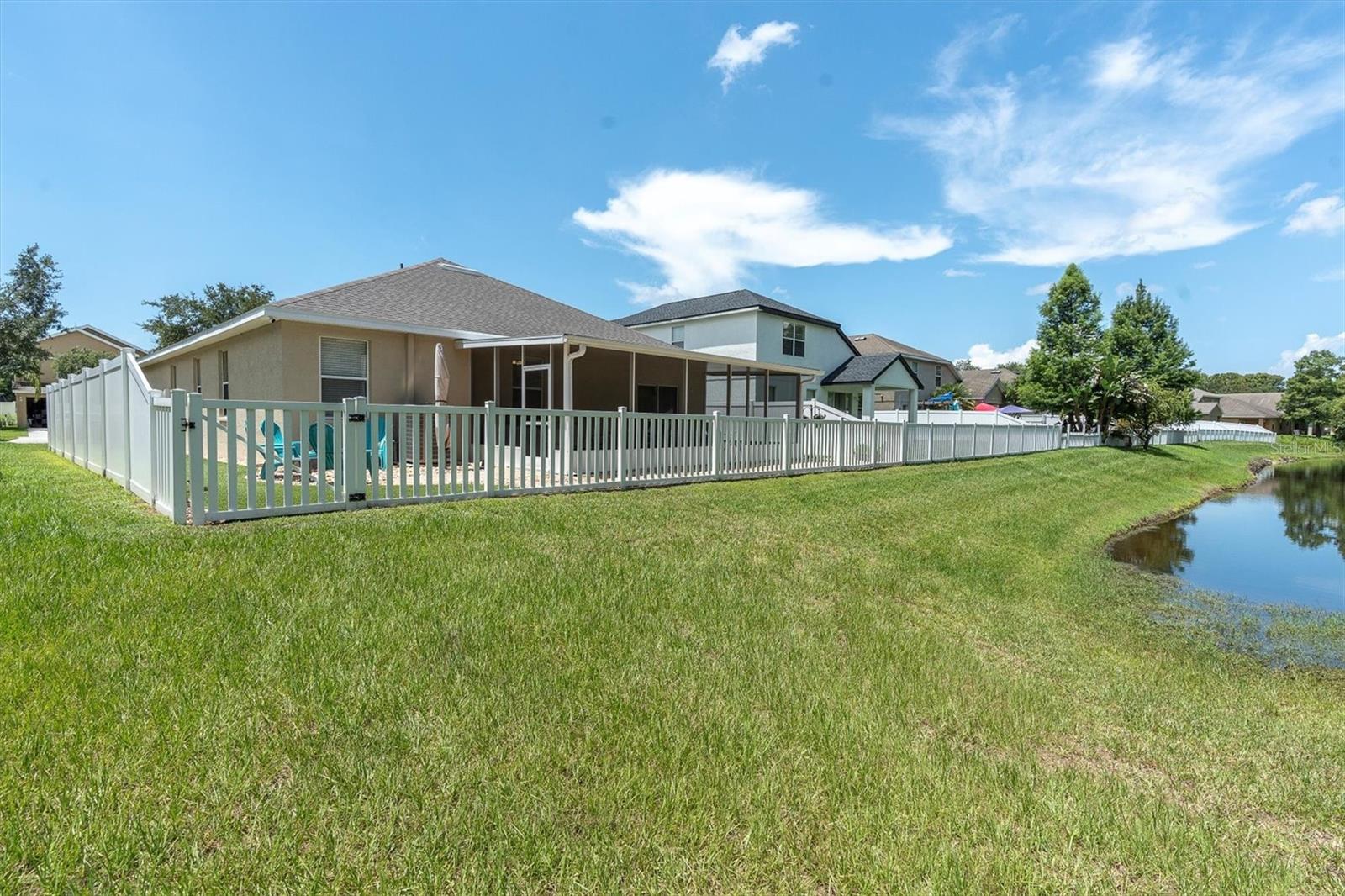 COLONY LAKES - Residential