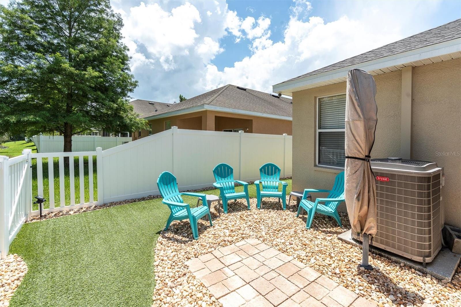 COLONY LAKES - Residential