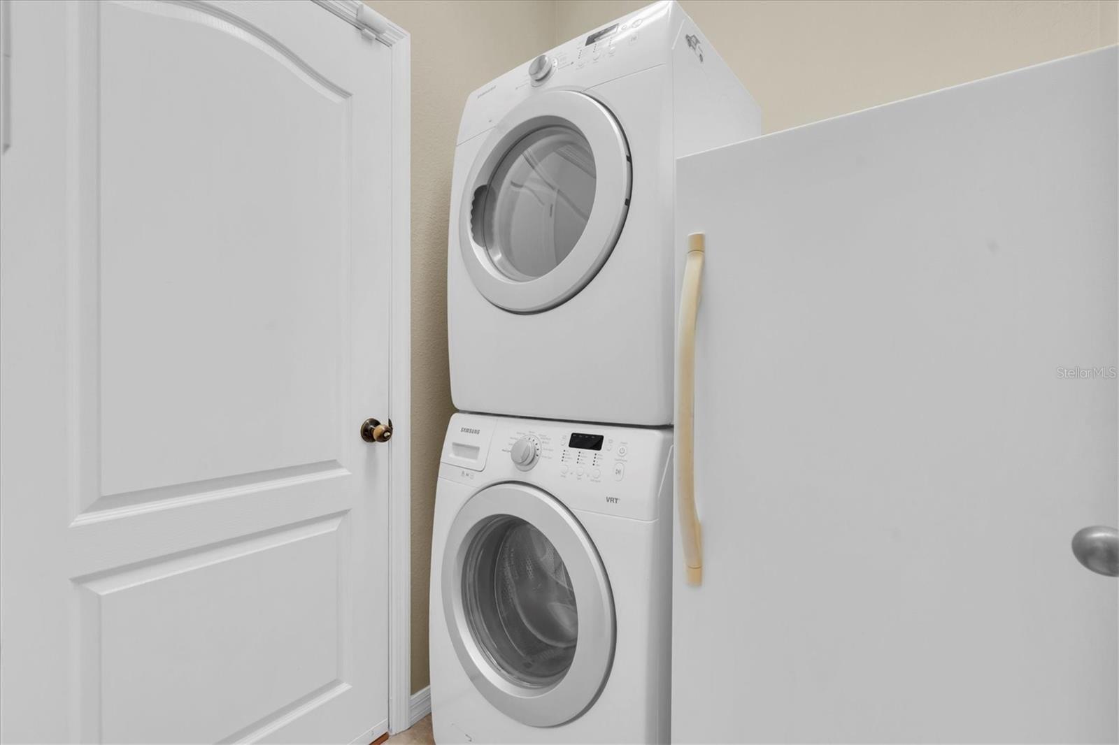 COLONY LAKES - Residential