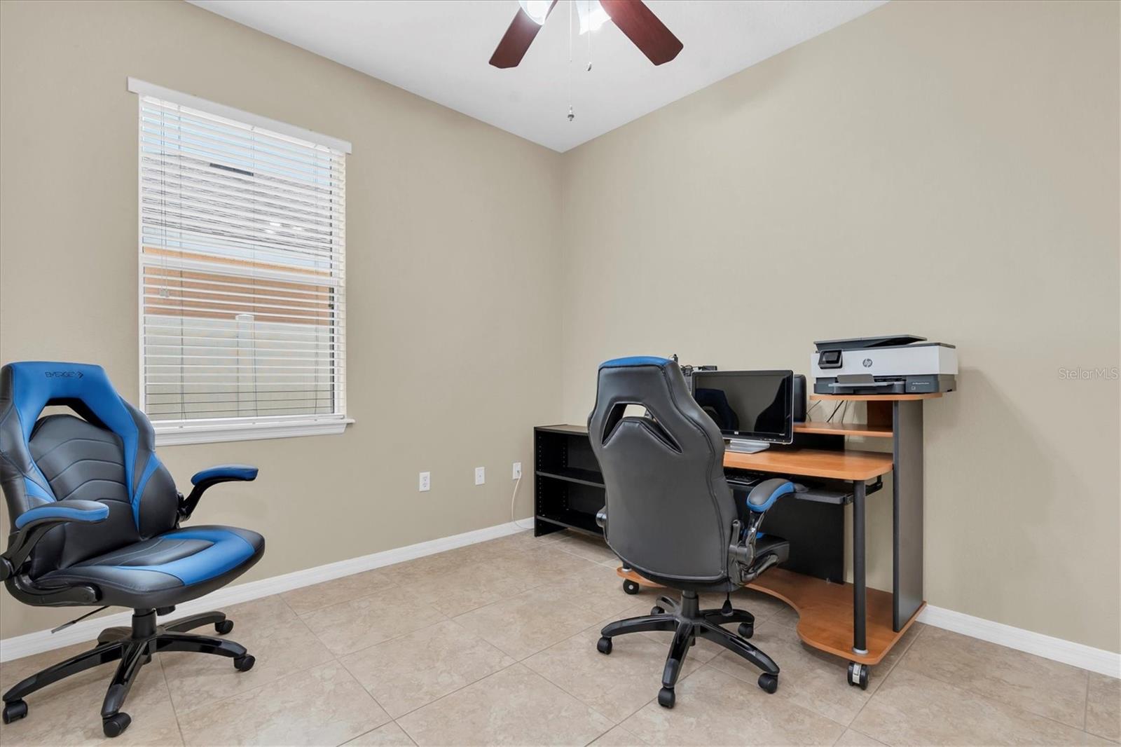 COLONY LAKES - Residential