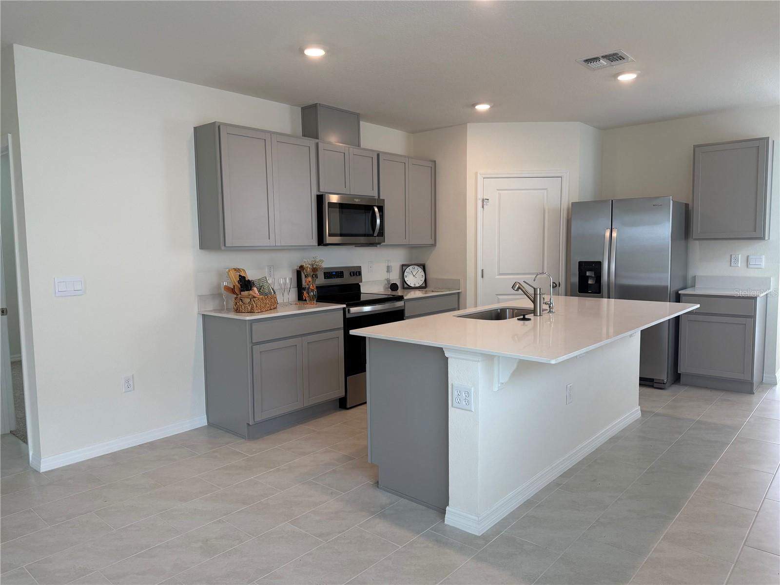 HAMILTON BLUFF - Residential Lease