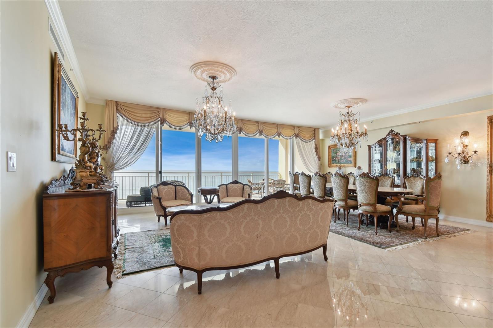 SERENO CONDO - Residential