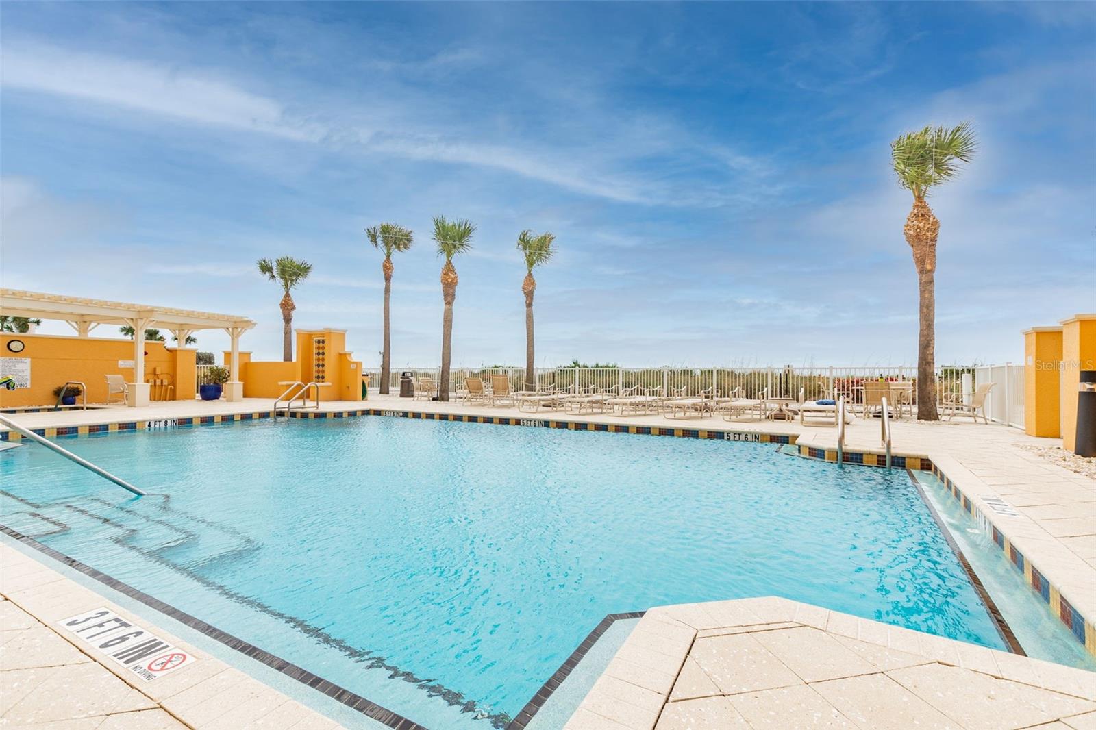 SERENO CONDO - Residential