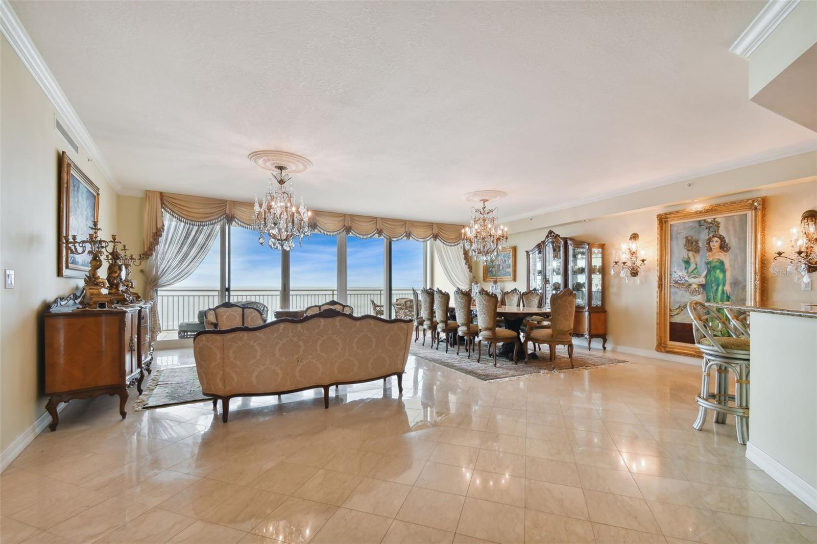 SERENO CONDO - Residential