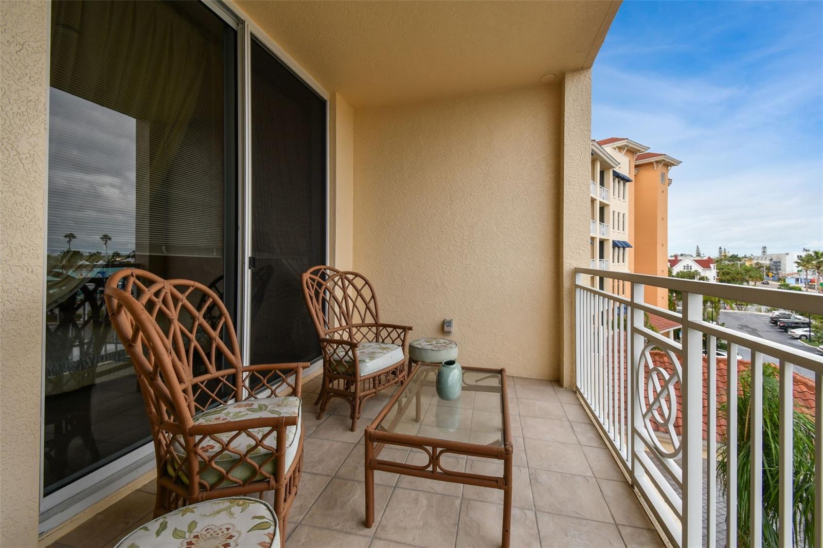 SERENO CONDO - Residential