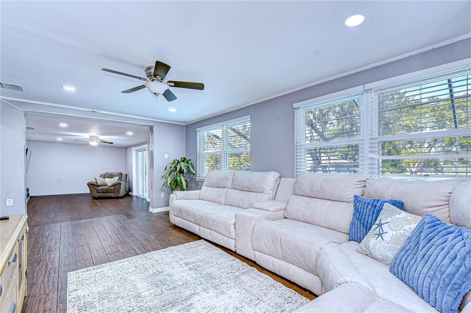 VAN SANT SUB - Residential