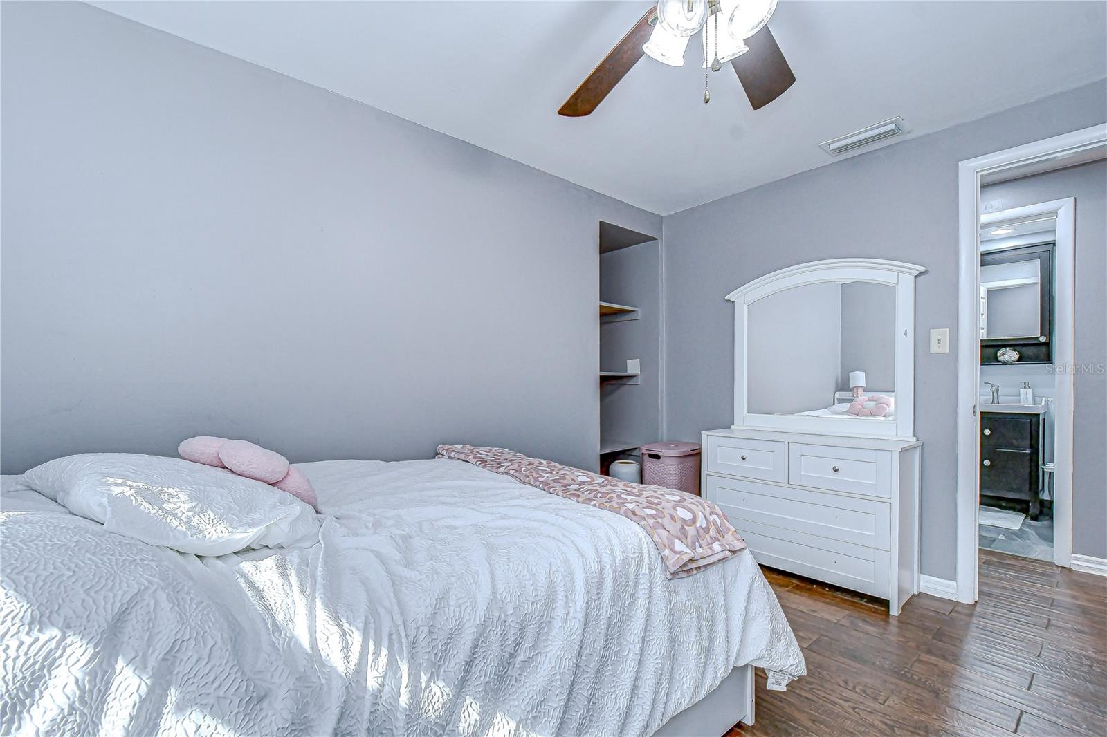 VAN SANT SUB - Residential