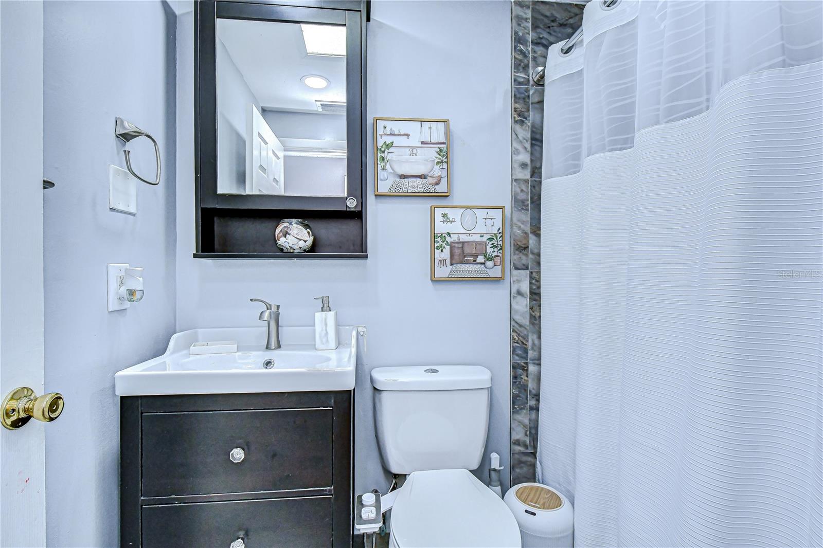 VAN SANT SUB - Residential