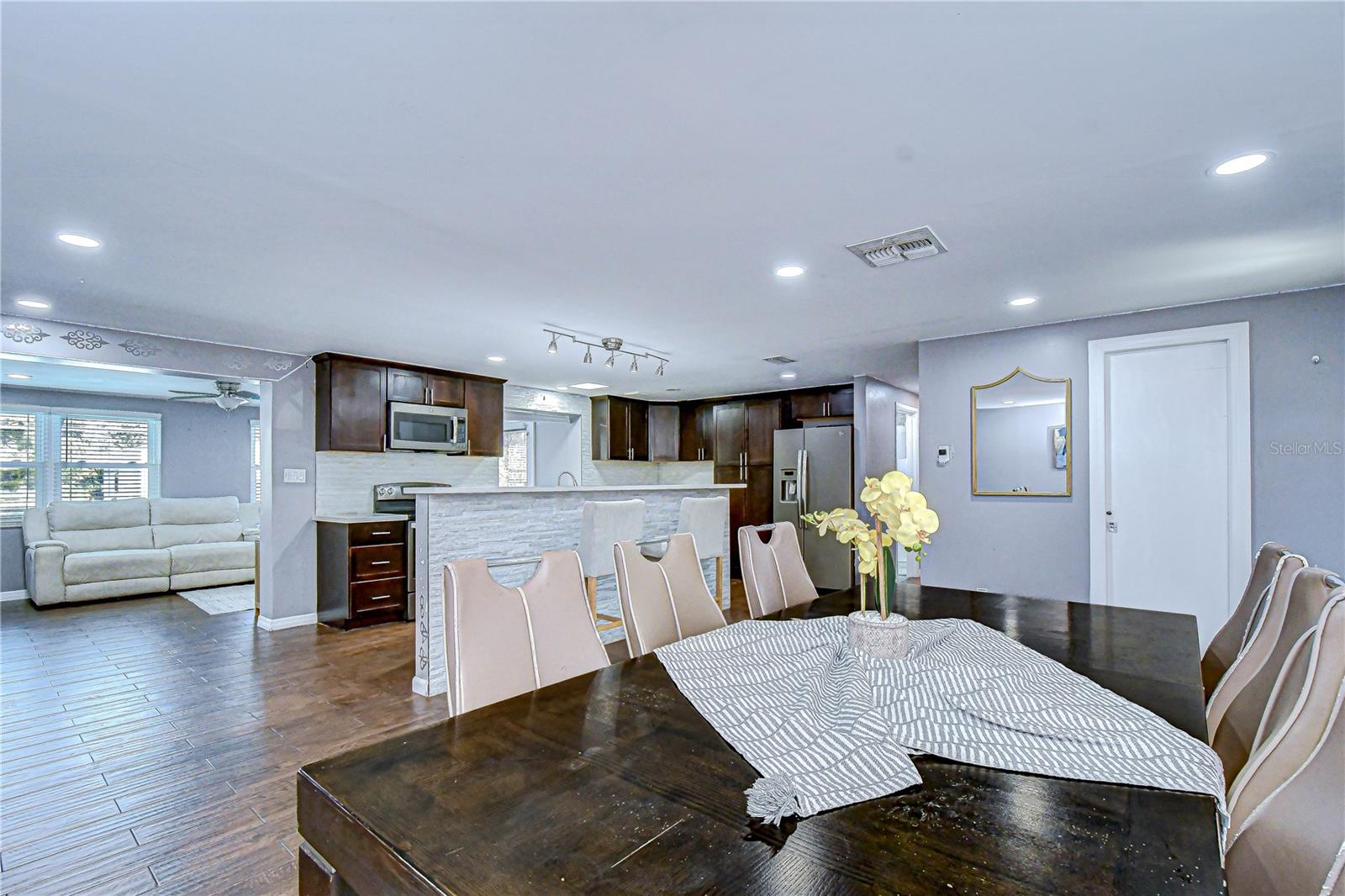 VAN SANT SUB - Residential