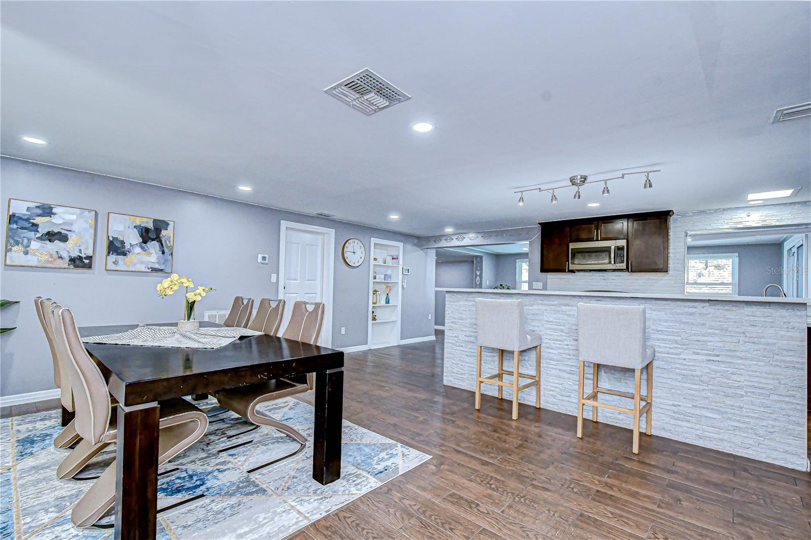 VAN SANT SUB - Residential