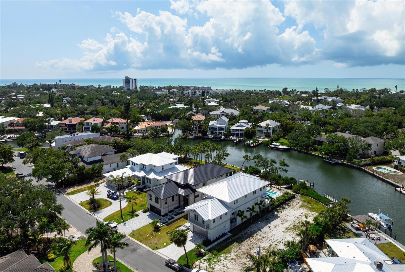 SIESTA BEACH - Residential