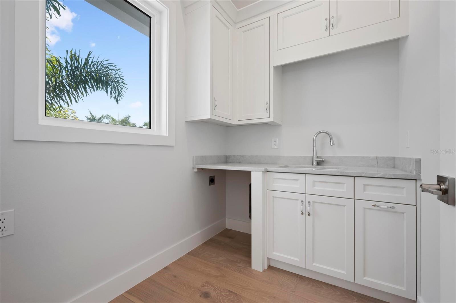 SIESTA BEACH - Residential
