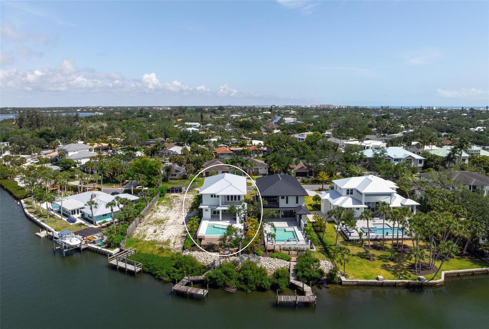 SIESTA BEACH - Residential